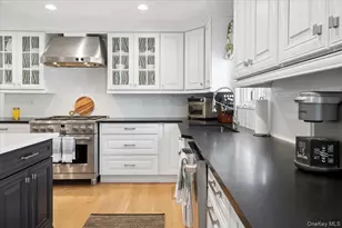 31 Priory Ln, Pelham, NY 10803 - Photo 15