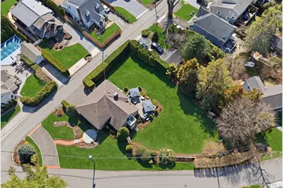 36 Bay Drive E, Huntington, NY 11743 - Photo 31