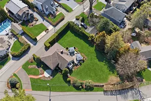 36 Bay Dr E, Huntington, NY 11743 - Photo 31