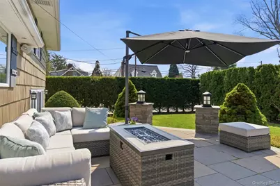 36 Bay Drive E, Huntington, NY 11743 - Photo 23