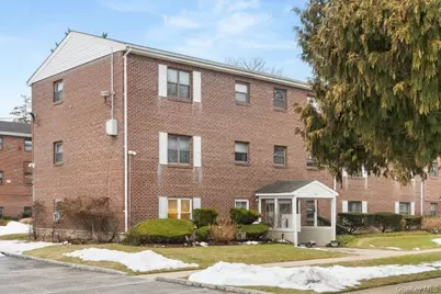 123 Park Avenue #A4, Amityville, NY 11701 - Photo 1