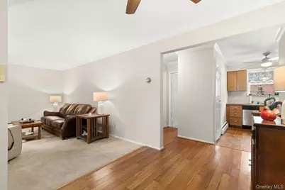 123 Park Avenue #A4, Amityville, NY 11701 - Photo 5