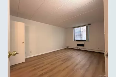 136-24 Maple Avenue #3B, Flushing, NY 11355 - Photo 3