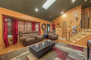 35 Crossway Dr, Deer Park, NY 11729 - Photo 5