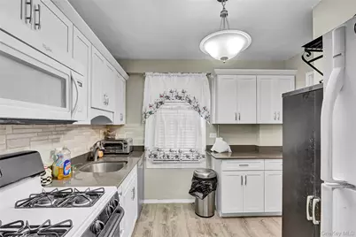 123-40 83rd Avenue #6D, Kew Gardens, NY 11415 - Photo 7