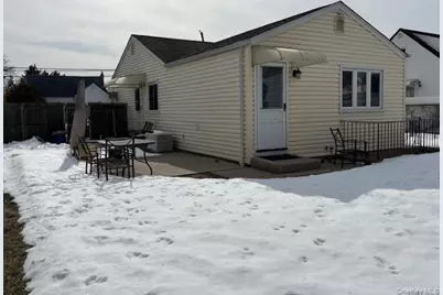 47 Sherbrooke Road, Lindenhurst, NY 11757 - Photo 11