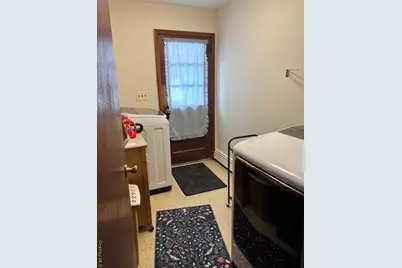 47 Sherbrooke Road, Lindenhurst, NY 11757 - Photo 9