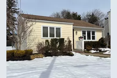 47 Sherbrooke Road, Lindenhurst, NY 11757 - Photo 13