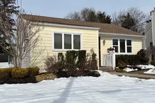 47 Sherbrooke Rd, Lindenhurst, NY 11757 - Photo 13