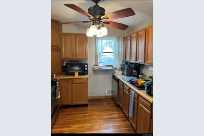 33 Lakewood Avenue, Ronkonkoma, NY 11779 - Photo 3