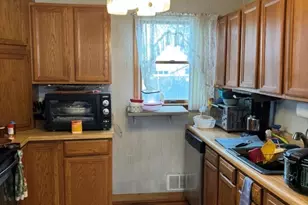 33 Lakewood Ave, Ronkonkoma, NY 11779 - Photo 3