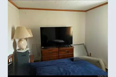 33 Lakewood Avenue, Ronkonkoma, NY 11779 - Photo 9