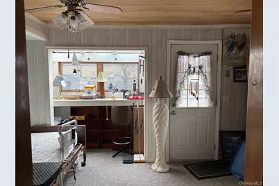 33 Lakewood Avenue, Ronkonkoma, NY 11779 - Photo 5