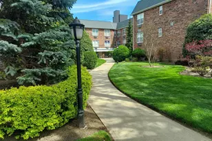 30 Daley Pl, Lynbrook, NY 11563 - Photo 3