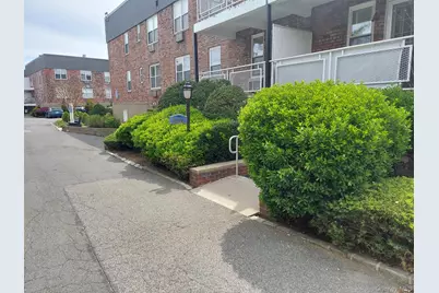 30 Daley Place #136, Lynbrook, NY 11563 - Photo 3