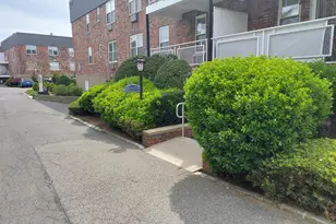 30 Daley Pl, Lynbrook, NY 11563 - Photo 3