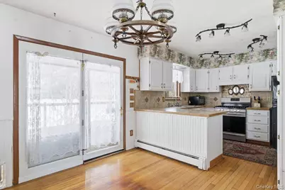 4 Karp Drive, Islip Terrace, NY 11752 - Photo 7