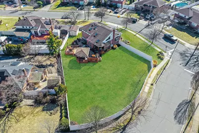 58 Lourae Drive, Massapequa Park, NY 11762 - Photo 39