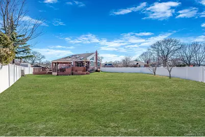 58 Lourae Drive, Massapequa Park, NY 11762 - Photo 37
