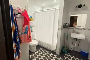 190-18 Woodhull Ave, Hollis, NY 11423 - Photo 19