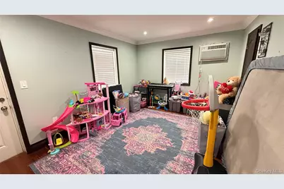 19018 Woodhull Avenue, Hollis, NY 11423 - Photo 21