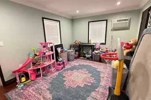 190-18 Woodhull Ave, Hollis, NY 11423 - Photo 21