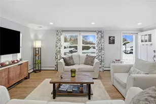 7 Woodbrook Dr, Ridge, NY 11961 - Photo 5