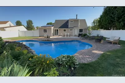 7 Woodbrook Drive, Ridge, NY 11961 - Photo 19