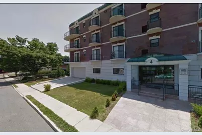 4 Chelsea Place #3D, Great Neck, NY 11021 - Photo 1