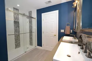 321 Medea Way, Central Islip, NY 11722 - Photo 17