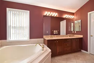 143 Classic Ct, White Plains, NY 10603 - Photo 23