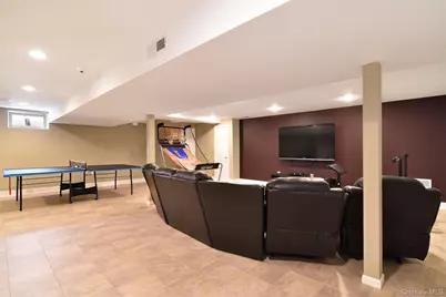 143 Classic Court, White Plains, NY 10603 - Photo 35