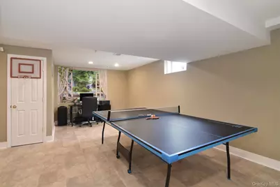 143 Classic Court, White Plains, NY 10603 - Photo 33