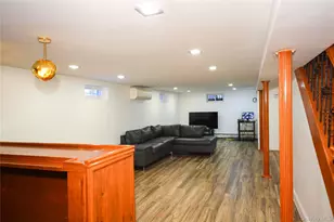 81-32 252nd St, Bellerose, NY 11426 - Photo 15