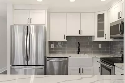 9 Hinton Avenue, Babylon, NY 11702 - Photo 9