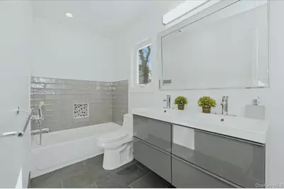 4 Lawrence Place, Pelham, NY 10803 - Photo 17