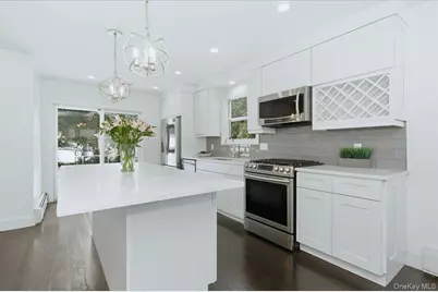 4 Lawrence Place, Pelham, NY 10803 - Photo 3