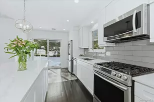 4 Lawrence Pl, Pelham, NY 10803 - Photo 5