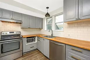 97 Berry St, Lindenhurst, NY 11757 - Photo 13