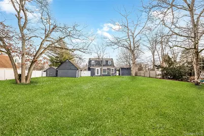 97 Berry Street, Lindenhurst, NY 11757 - Photo 3