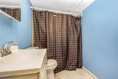 97 Berry Street, Lindenhurst, NY 11757 - Photo 17