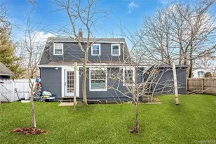 97 Berry St, Lindenhurst, NY 11757 - Photo 7