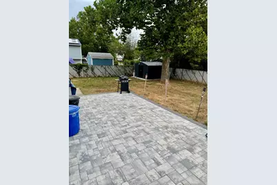 160 Pacific Street, Copiague, NY 11726 - Photo 11