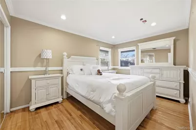 49 Canterbury Road, Woodbury, NY 11797 - Photo 11
