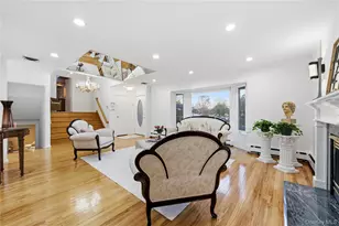 49 Canterbury Rd, Woodbury, NY 11797 - Photo 3