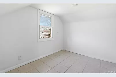 173 Ferndale Boulevard, Islip, NY 11751 - Photo 11