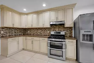 152 Kearsing Pkwy, Monsey, NY 10952 - Photo 5