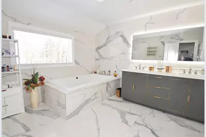 422 Mill River Road, Upper Brookville, NY 11771 - Photo 19