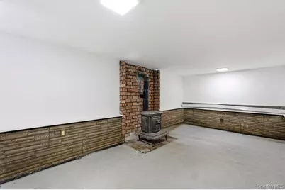 45 Meadowbrook Drive, Brentwood, NY 11717 - Photo 19