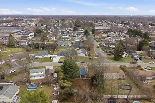 45 Meadowbrook Dr, Brentwood, NY 11717 - Photo 23